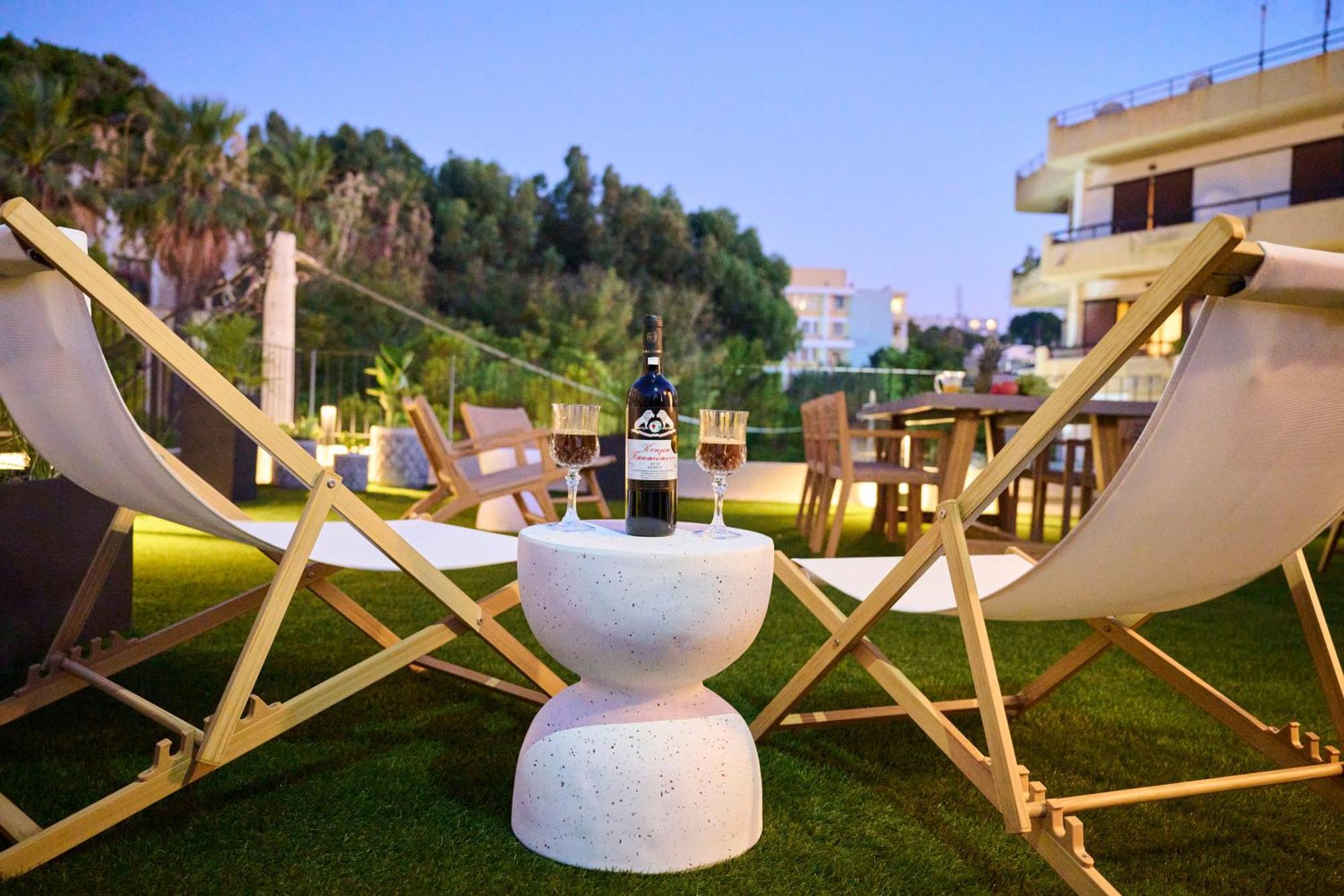 Monarco Executive Rooms Rhodes City Екстериор снимка